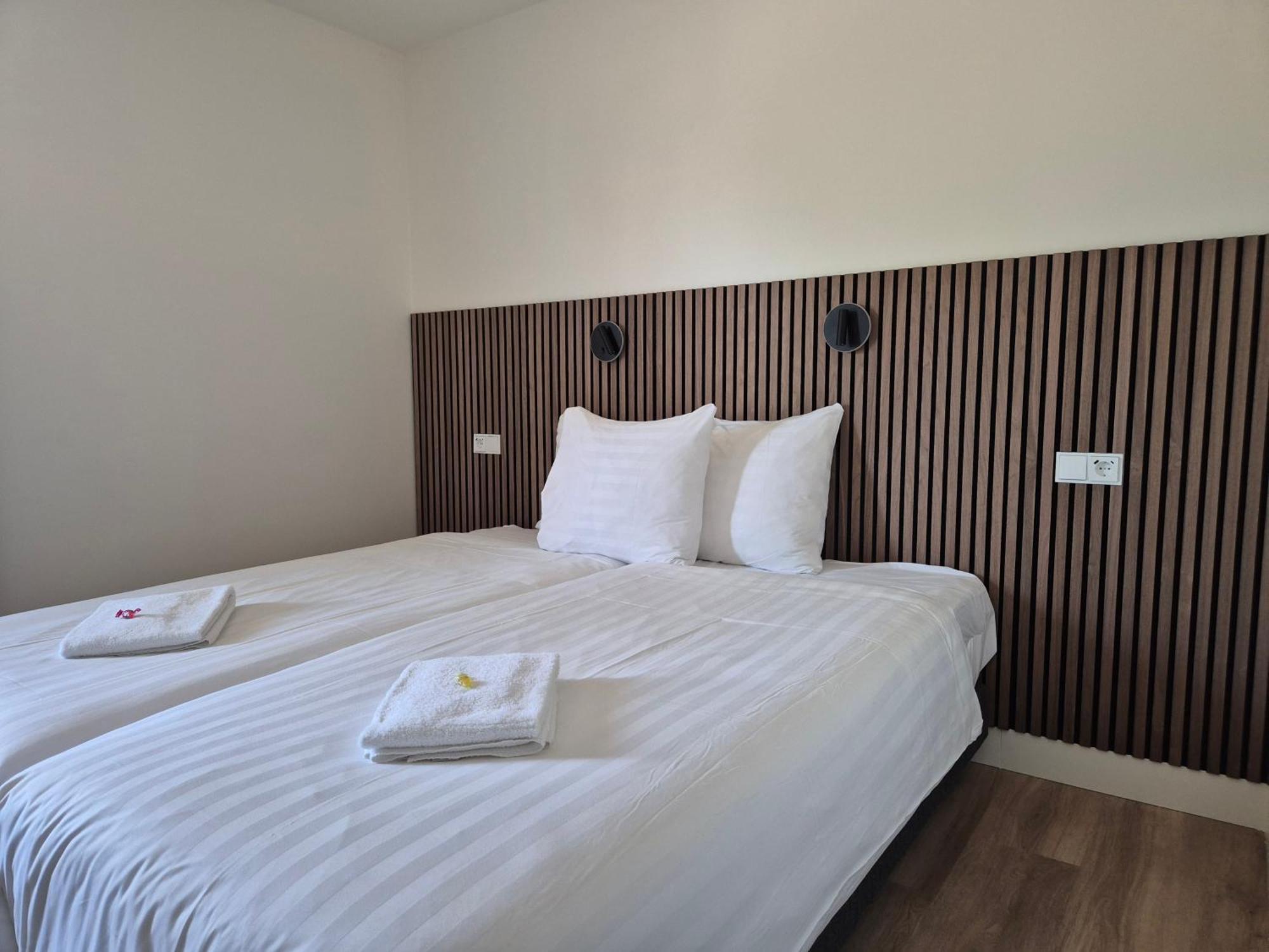 Hotel Den Burg - Digital Access Εξωτερικό φωτογραφία